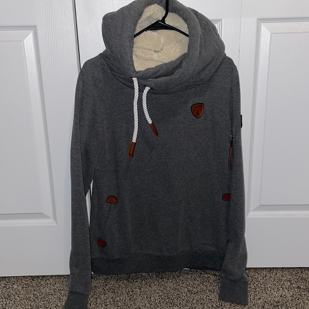 Wanakome sweat shirt with Sherpa hood